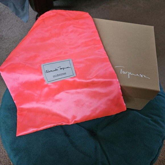 Alameda Turquesa Embellished Pearls Shells Leather Sandal Black Size 41 - Picture 9 of 11